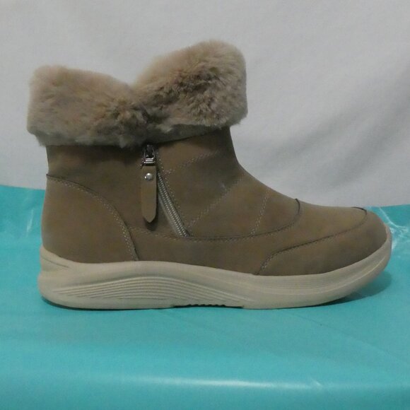 Unbranded | size 43 | Cozy Ankle Boots With Fur Cuffs and Zip Side Closures - Picture 5 of 11